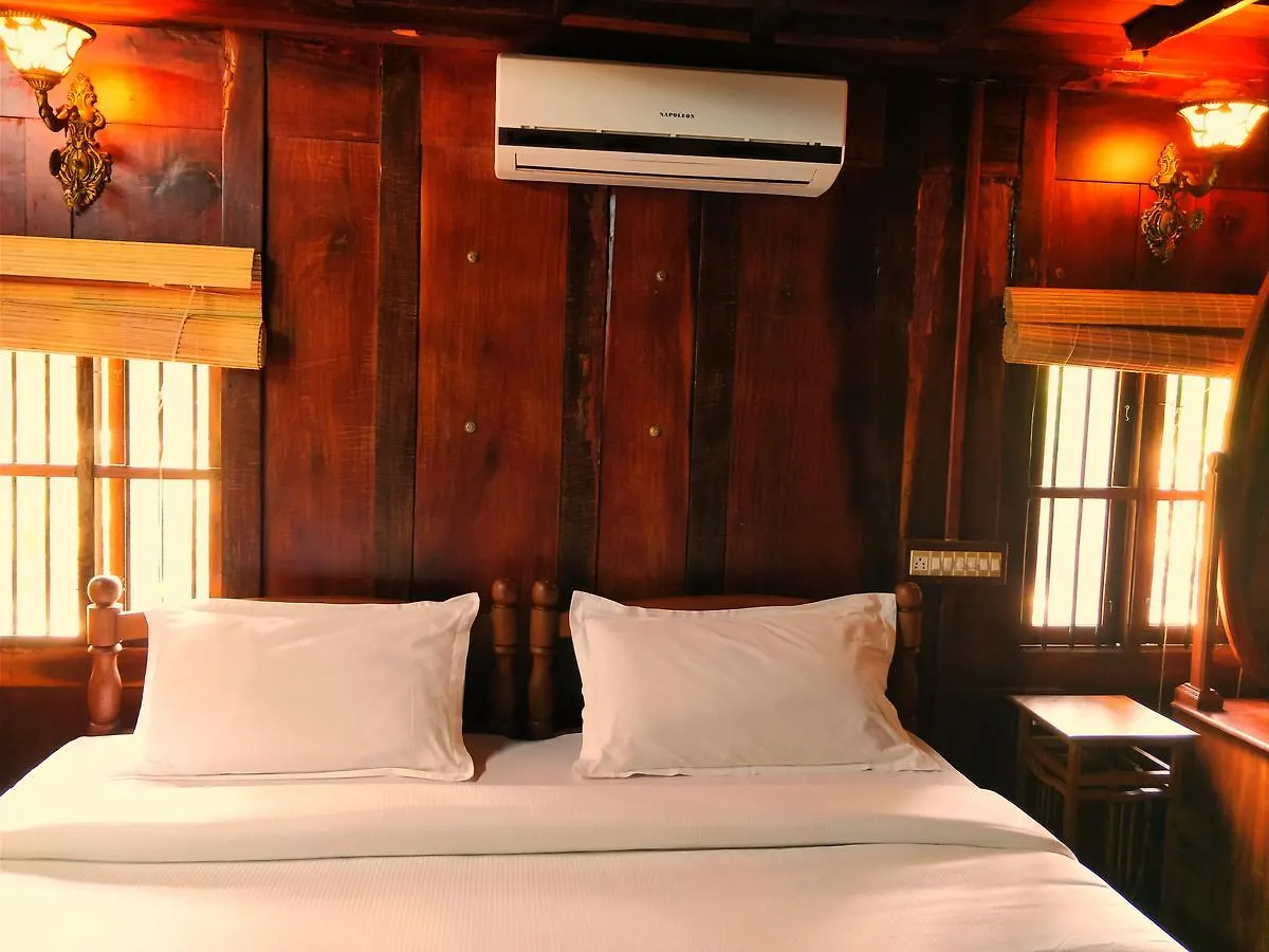 Palathra Heritage Mararikulam 3*,  India